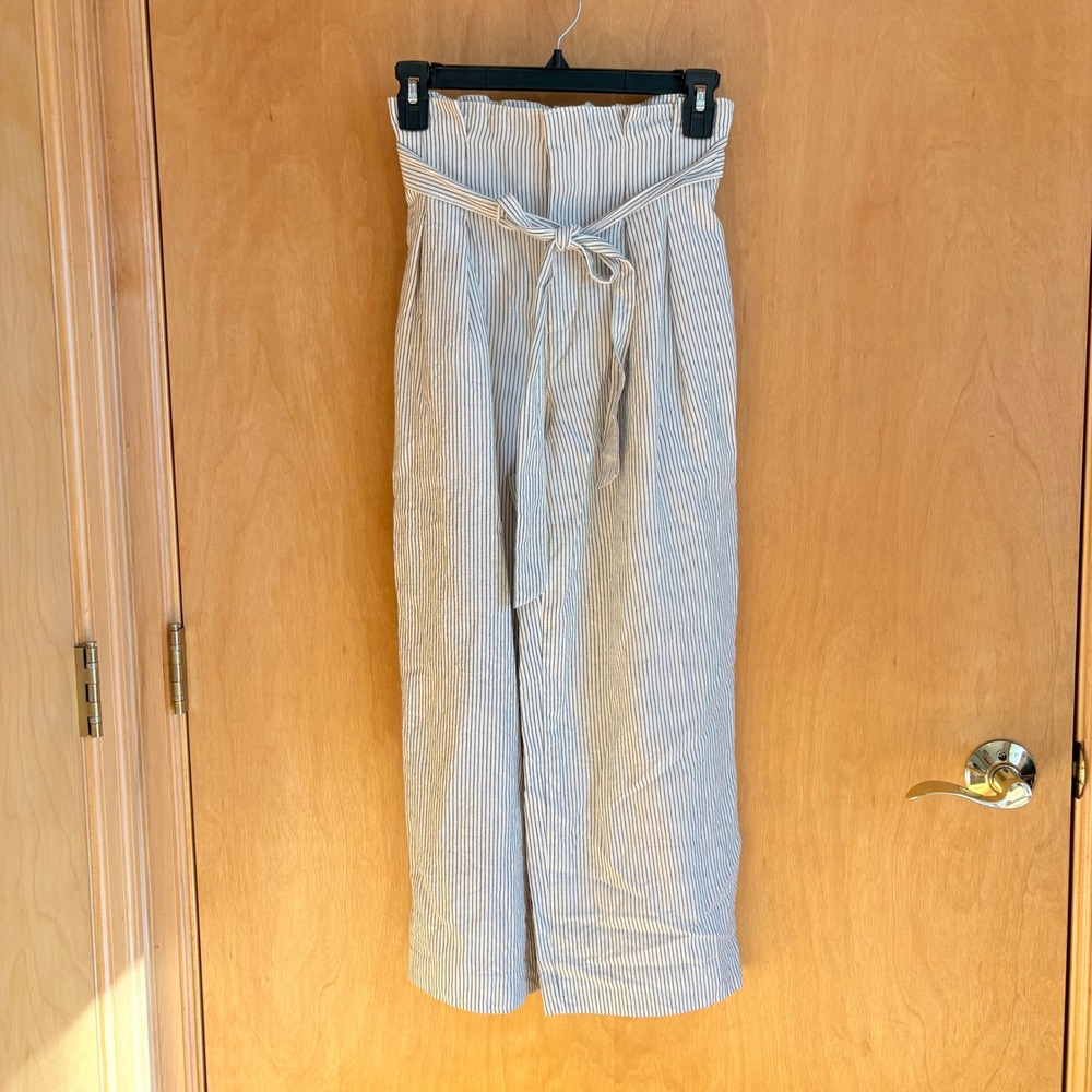 Club Monaco Paperbag Waist Striped Cropped Pants Size 00‎